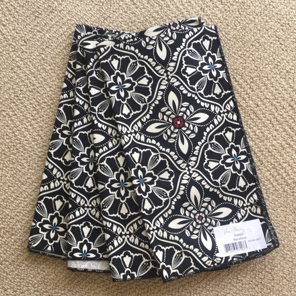 RARE Vera Bradley Barcelona Napkins Black & White